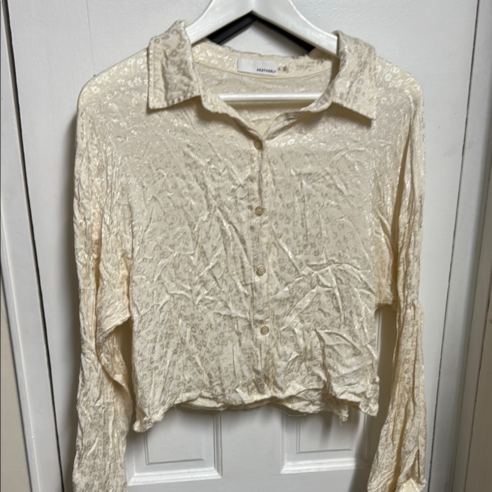 Cream Cropped Long Sleeve Button Down Shirt